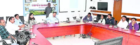 ఆయిల్‌పామ్‌ సాగు లక్ష్యాలను సాధించాలి