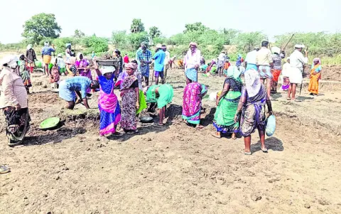 ఉపాధి.. ఊరభివృద్ధికి హామీ