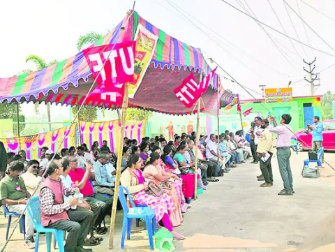 ఉపాధ్యాయులకు టెట్‌ మినహాయించాలి 