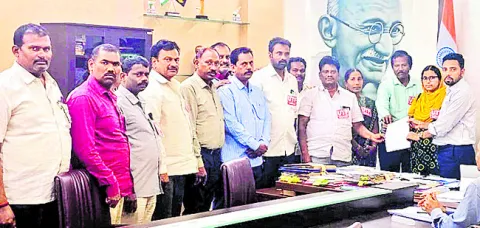 టెట్‌పై రివ్యూ పిటిషన్‌ దాఖలు చేయాలి 