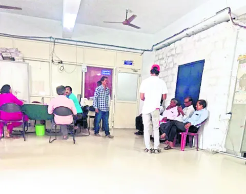 మా చిట్టి డబ్బులు ఇప్పించండి