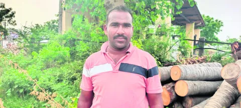 అధిక ధరలకు విక్రయాలు 
