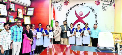 ఆర్జీయూకేటీ విద్యార్థునులకు ప్రిన్స్‌టన్‌ స్కాలర్‌షిప్‌