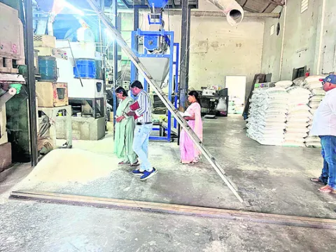 ధాన్యం కొనుగోలు  తీరుపై విచారణ