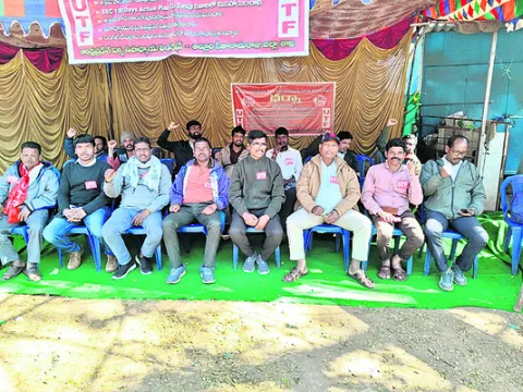 ప్రభుత్వ తీరుపై ఉపాధ్యాయ సంఘాల ధ్వజం 