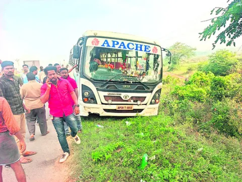 త్రుటిలో తప్పిన ప్రమాదం