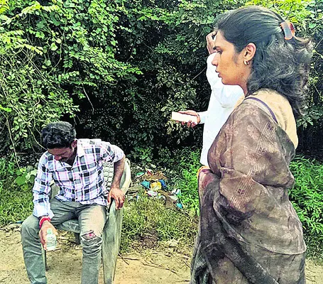 మానవత్వం చాటుకున్న కాకాణి పూజిత 