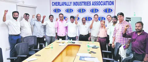 పరిశ్రమలపై విద్యుత్‌ బిల్లుల పిడుగు! 