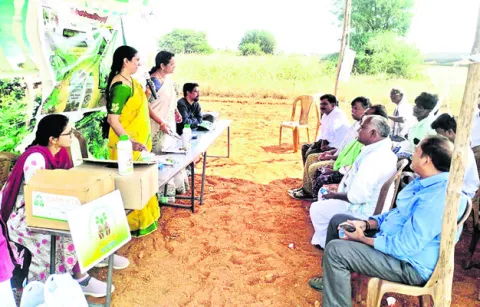 నకిలీ విత్తనాలు,  ఎరువులను అరికట్టండి 