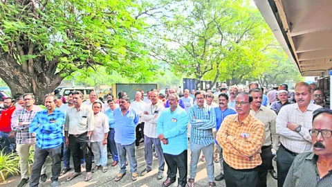 బీమా రంగంలో ఎఫ్‌డీఐ పెంపు నిర్ణయాన్ని ఉపసంహరించుకోవాలి