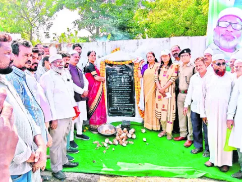 మైనార్టీల సంక్షేమానికి పెద్దపీట