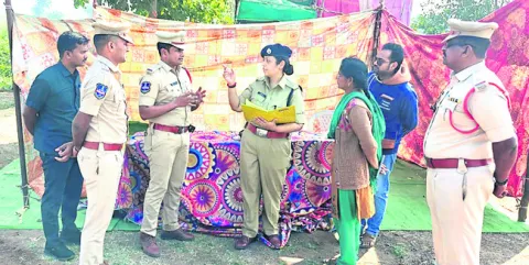 అప్రమత్తంగా ఉంటూ తనిఖీలు చేపట్టాలి