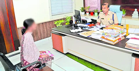 ఉద్యోగాలు ఇప్పిస్తానని మోసం 