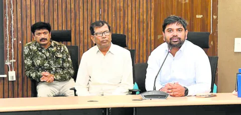 ఎన్నికల నిబంధనలు పాటించాలి 