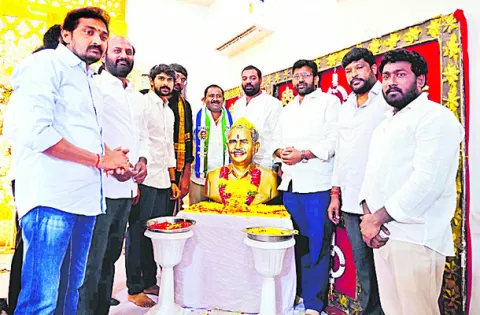 బాబు సర్కారుపై యుద్ధానికి సిద్ధంకండి 