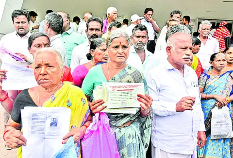 మోసపోయాం.. న్యాయం చేయండి 