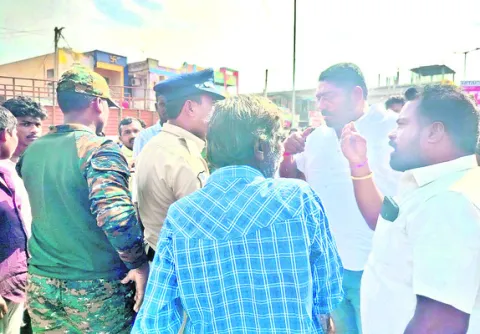 నిబంధనలు అతిక్రమించిన నాయకులు