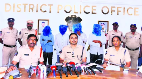 డబ్బు కోసమే రిటైర్డు ఉద్యోగి హత్య