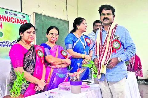 ల్యాబ్‌ టెక్నీషియన్ల సమస్యల పరిష్కారానికి కృషి 