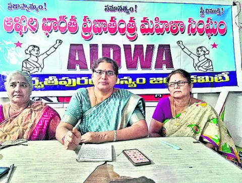 మంత్రి కుమారుడు, పీఏపై చర్యలేవీ?