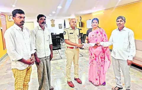 మహిళలకు రక్షణ కరువు