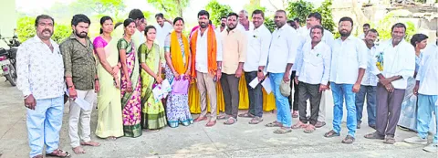 ఉత్సాహంగా నామినేషన్ల సమర్పణ