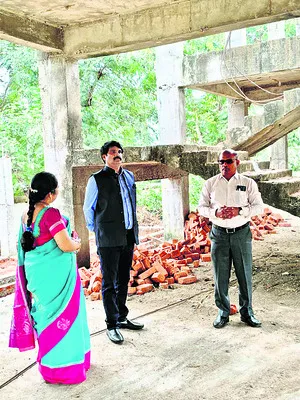 అసంపూర్తి భవనాలకు నిధులు మంజూరు 