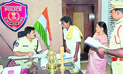 ఎస్పీ పీజీఆర్‌ఎస్‌కు 24 ఫిర్యాదులు