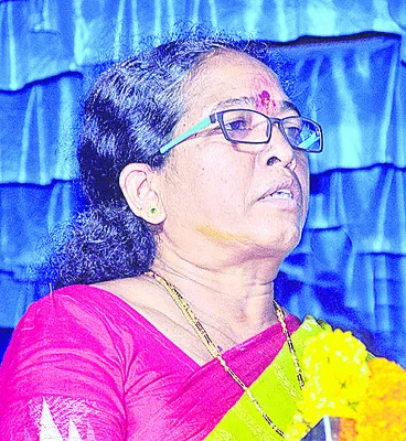 మహిళ ఫిర్యాదు చేసినా పట్టించుకోరా? 