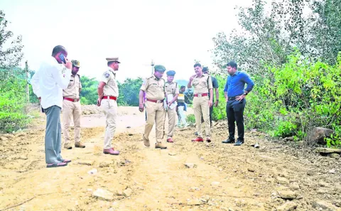 33 పార్కింగ్‌ స్థలాలు