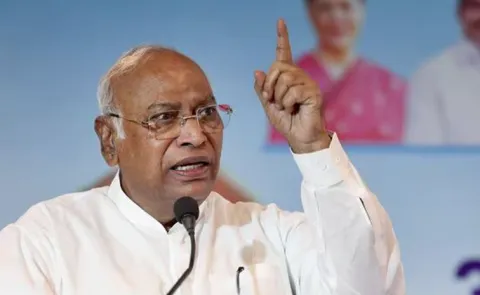 Mallikarjun Kharge Comments On National Herald Case14