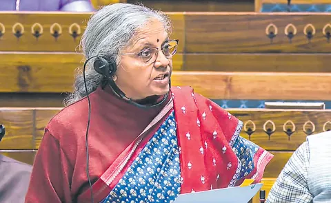 FM Nirmala Sitharaman says Finance Ministry does not advise LIC on investments2