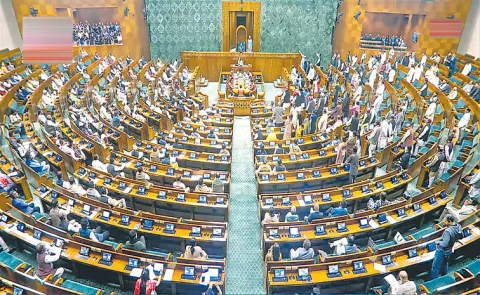 Opposition MPs disrupted the Lok Sabha on the winter sessions