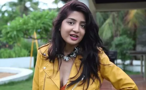 Poonam Kaur Indirectly Mock Samantha Raj Wedding6