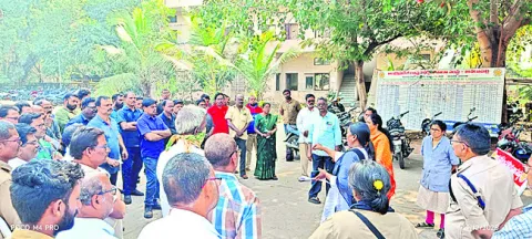 పార్సిళ్ల సేవల ద్వారా రూ.2.08 కోట్ల ఆదాయం 