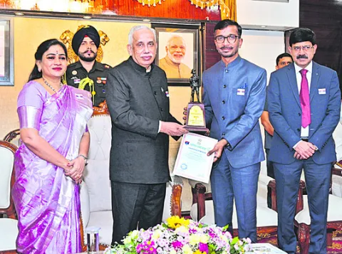 పారిశ్రామికవేత్తలను తయారు చేయాలి 