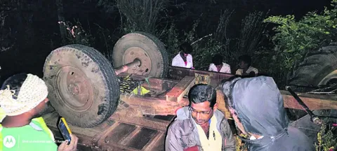 కరెంట్‌షాక్‌తో  యువకుడికి తీవ్రగాయాలు   