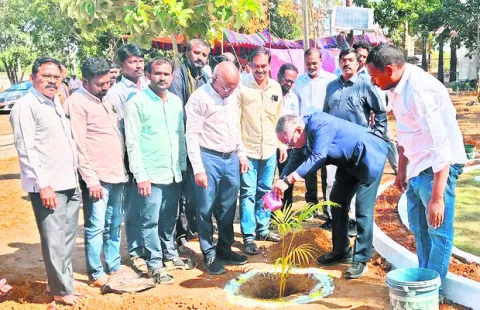 విధుల్లో నిర్లక్ష్యం వద్దు
