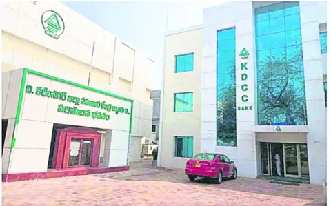 పాత పాలకవర్గాలకు చెల్లు