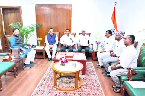 ‘మేడారం జాతరకు నిధులు కేటాయించాలి’