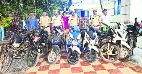 ద్విచక్ర వాహనాల దొంగ అరెస్టు 