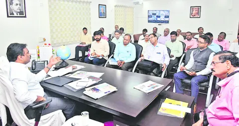 నిరుద్యోగ యువతకు ఉపాధి కల్పించడమే లక్ష్యం