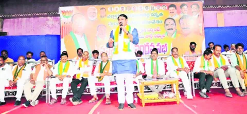 ప్రజలకు సేవ చేయాలి