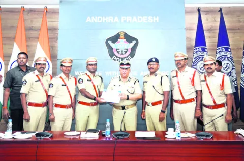 సబ్బవరం హత్య కేసులో పోలీసుల ప్రతిభ 