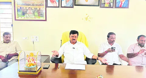 అందరినీ కలుపుకొని పోతా