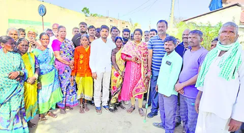 రాజకీయ వేధింపులు అరికట్టండి