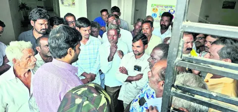 మీరు చెప్పిందేనా..  నేను చెప్పింది వినరా!  
