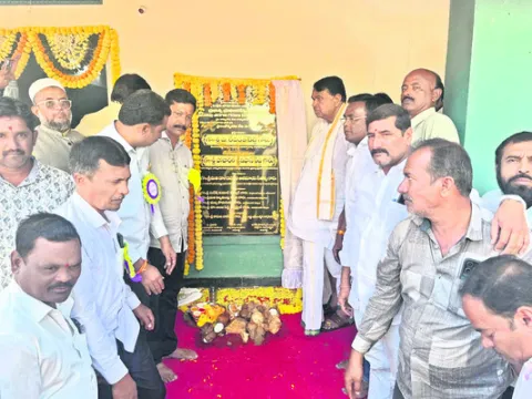 విద్య రంగానికే ప్రాధాన్యత 