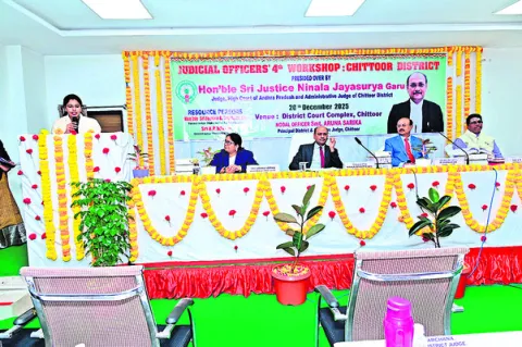 మారుతున్న చట్టాలపై అవగాహన పెంచుకోవాలి 