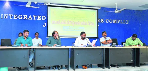 ఆయిల్‌ పాం విస్తీర్ణం పెంచాలి